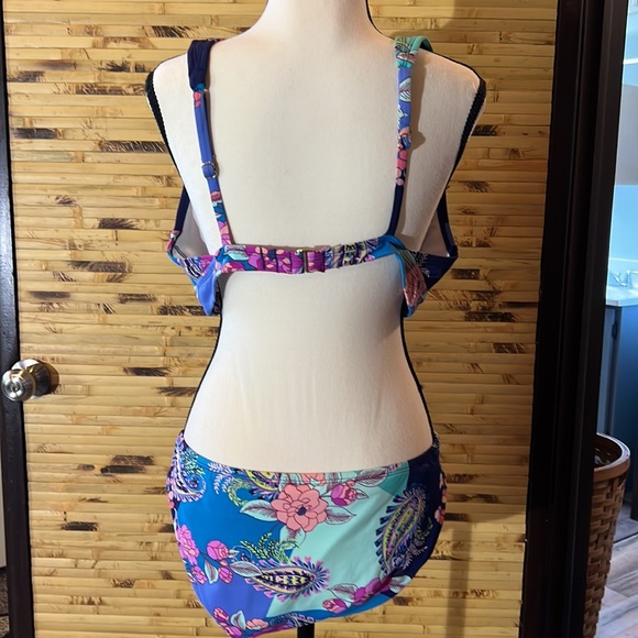 Multi colored bikini - Picture 2 of 4